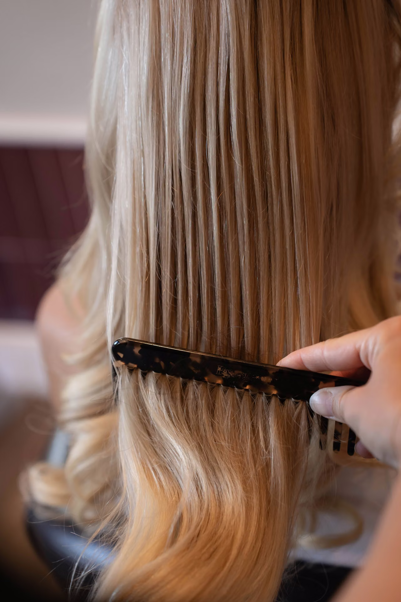 Bruin haar met een rijke, glanzende kleur bij Favoriev